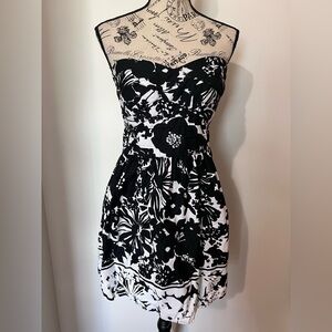 Trixxi Black & White Floral Strapless Mini Dress - Size 13